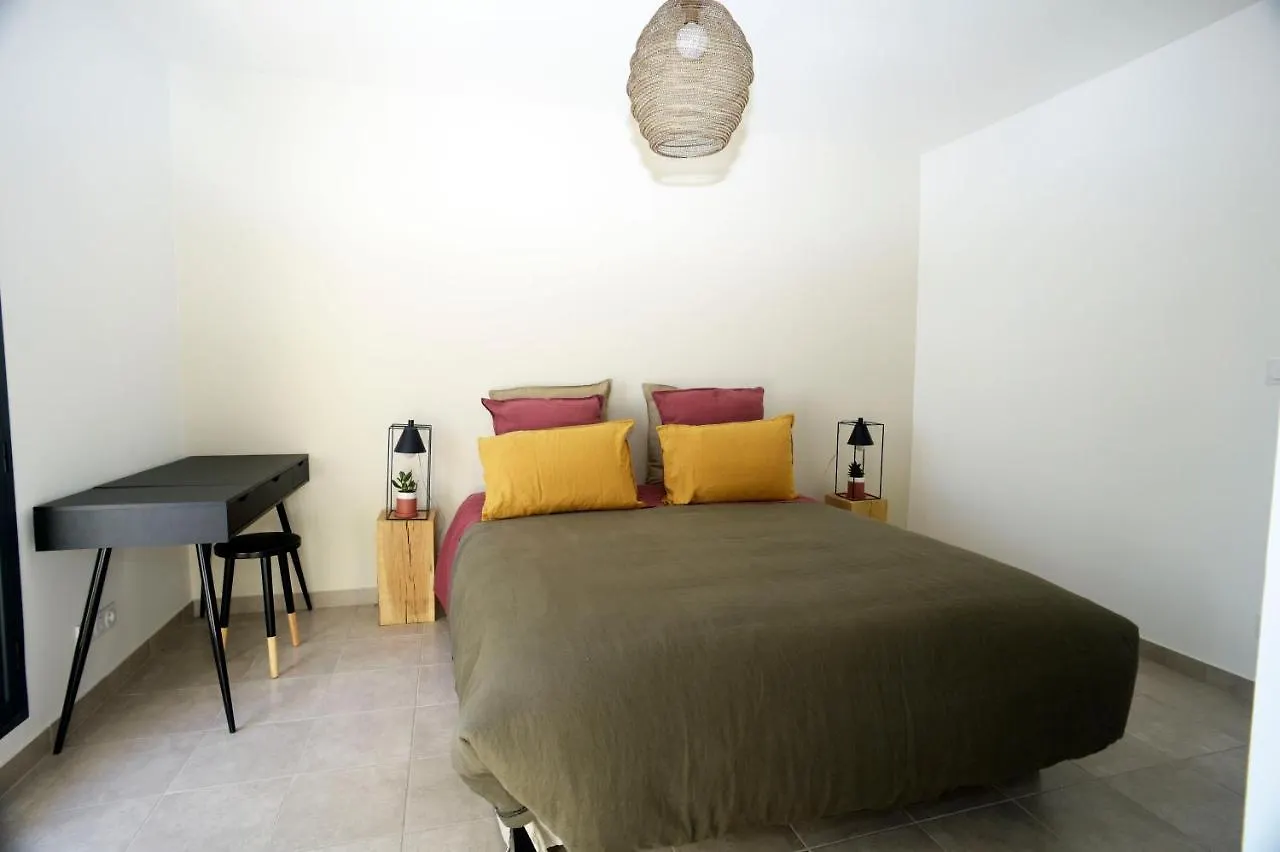 Bed & Breakfast Maison Canopee Saint-Genis-les-Ollieres